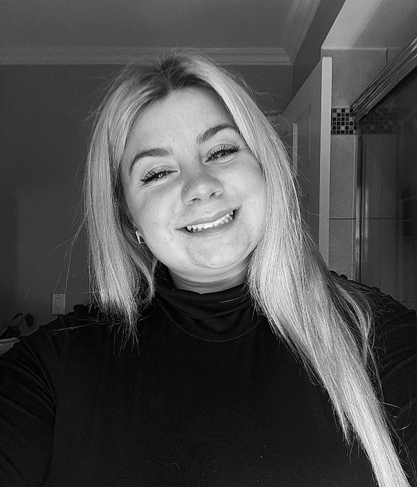 Yesenia profile portrait